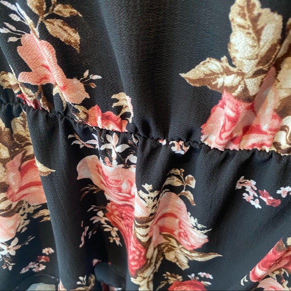 Suzy Shier Peplum Blouse Size XL - Picture 6 of 7